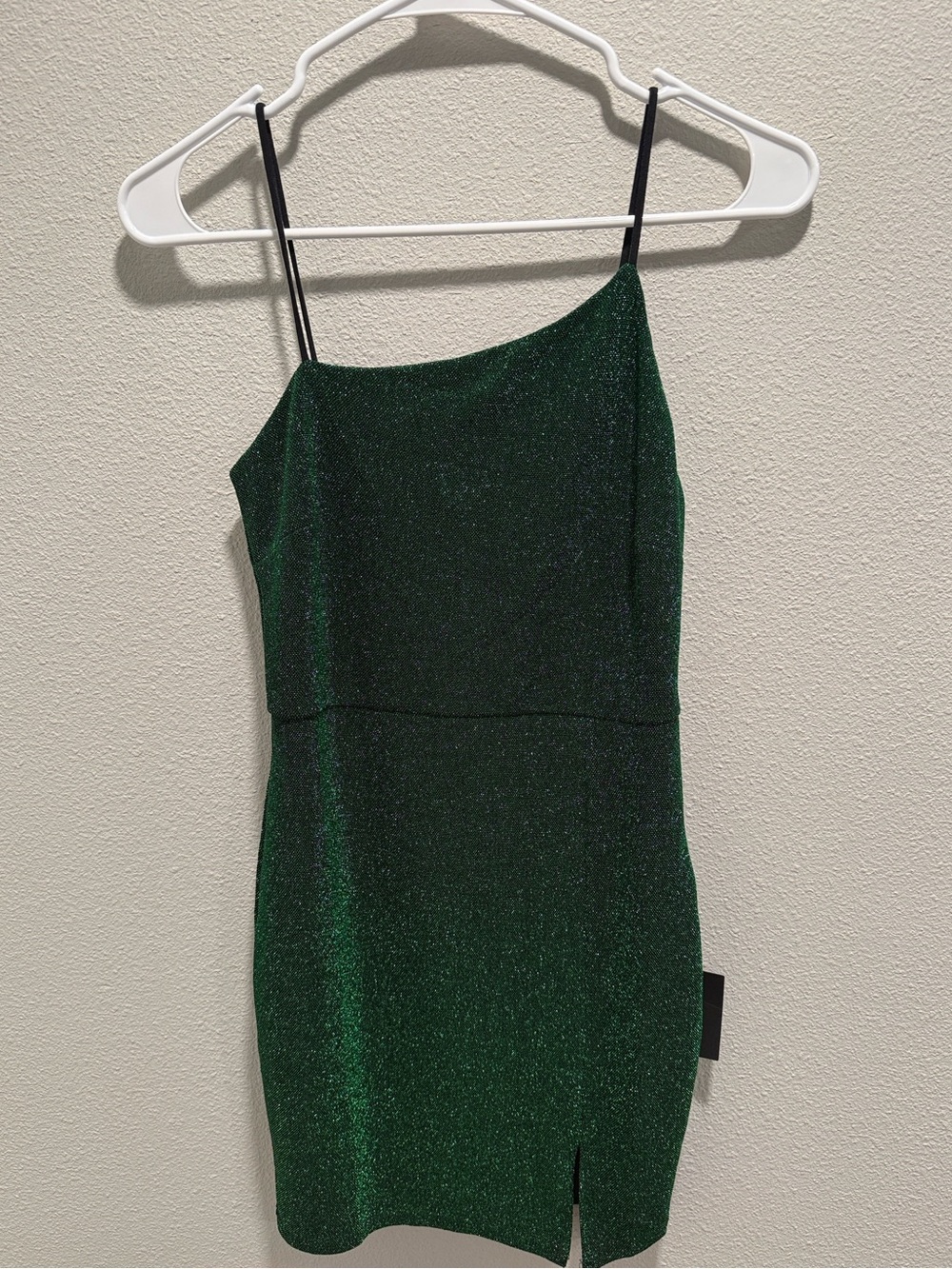 Lulu’s NWT Green Sparkly Asymmetrical Bodycon Mini Dress